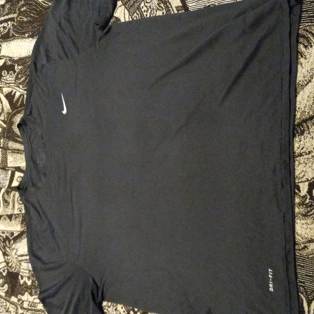 Nike dry fit t-shirt xxl used
